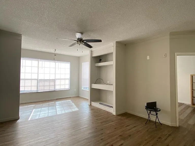 8301 Elm Park Dr #625 — Photo 2