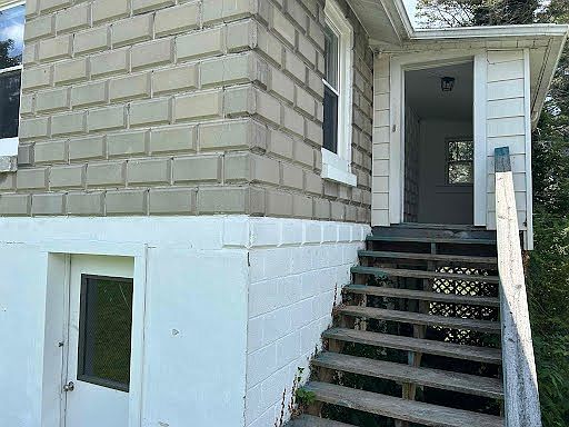 2nd image of 102 Lauren Ave