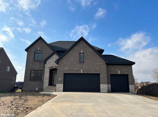 54127 Carrigan Dr, New Baltimore, MI