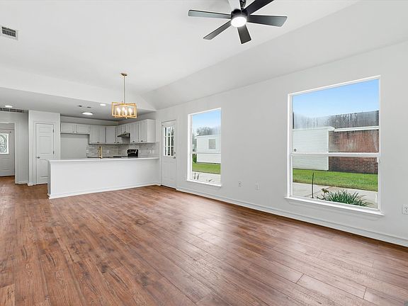 3rd image of 5943 Timbercreek Ave