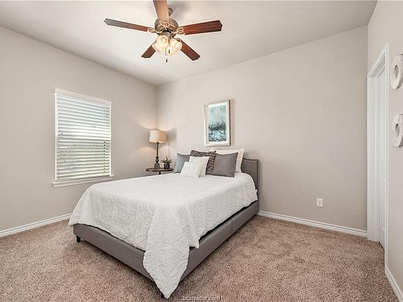 5th image of 3430 Summerway Dr