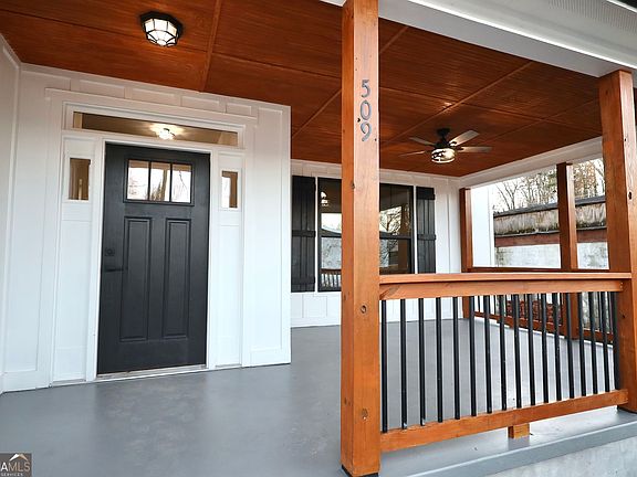 2nd image of 509 College St