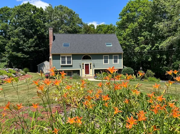 176 Cox St, Hudson, MA 01749