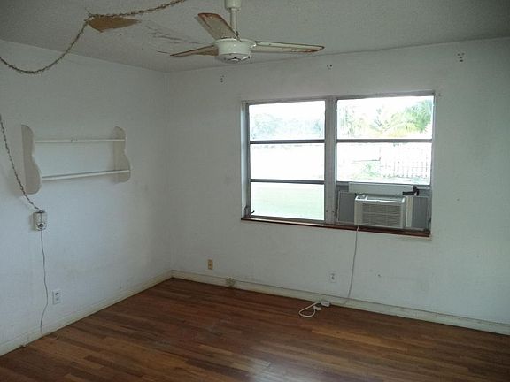 3rd image of 3616 Melaleuca Ln