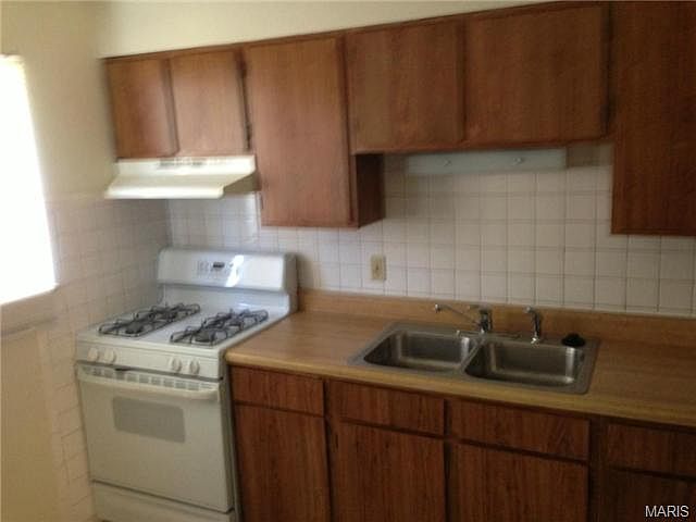 2nd image of 3555 High Dr