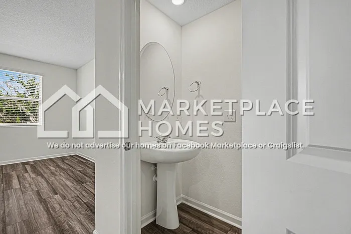11777 Sylvia St — Photo 11