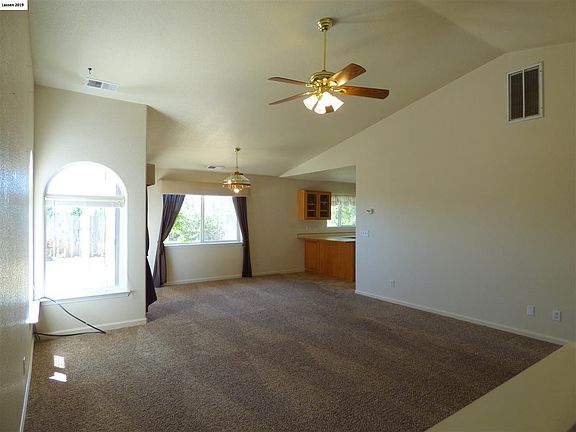 3rd image of 670 Valley Vista Way