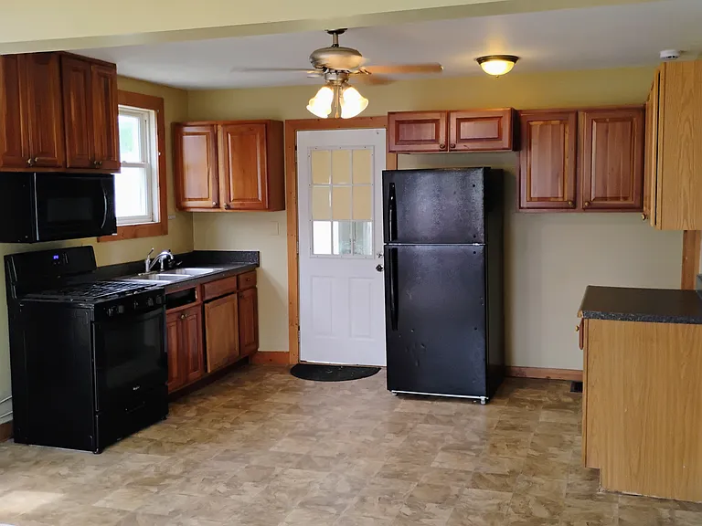 418 Wilkes Ave — Photo 3