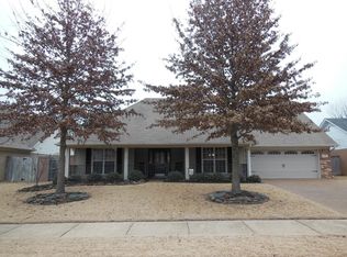 1290 W Sweet Rain Dr, Collierville, TN 38017