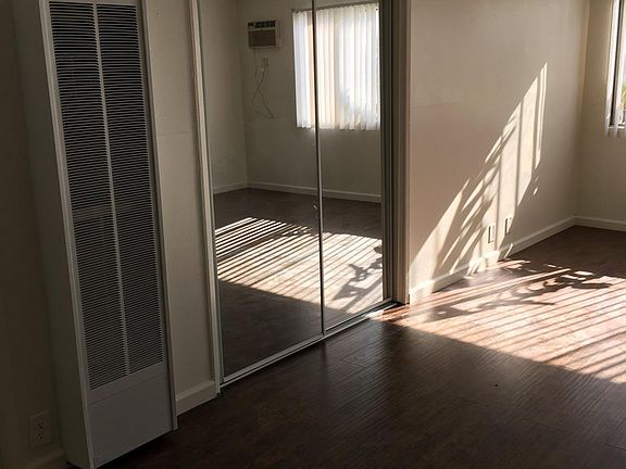 5th image of 501 N Alexandria Ave APT 10