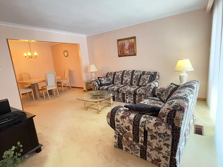 23 Saint Paschal Ct N #1 — Photo 5