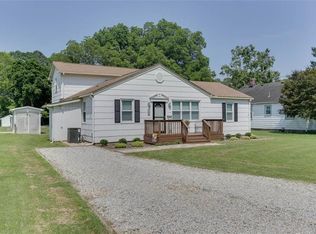 200 Mulberry Ln, Suffolk, VA 23432