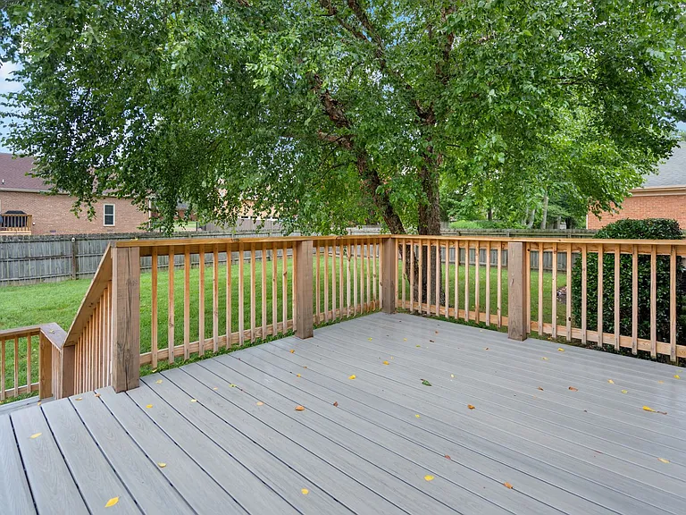 105 Walnut Ct — Photo 24
