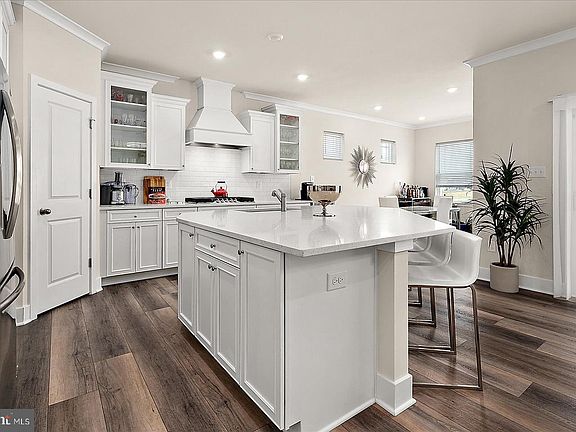 2nd image of 34207 Graham Cir