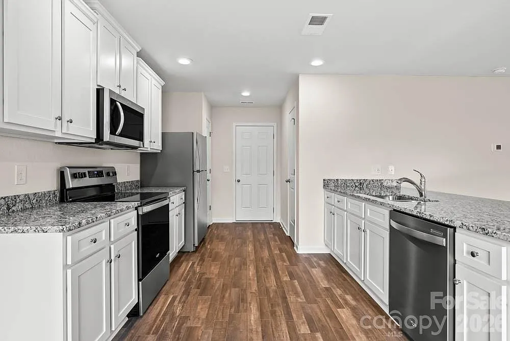 1305 Nia Road - 1 — Photo 2