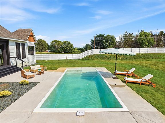 5th image of 6783 Broadview Dr