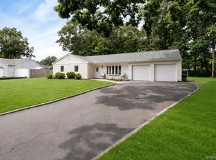 4 Shelley Court, Middle Island, NY 11953