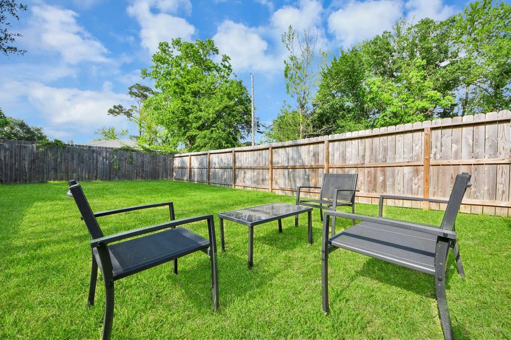 9027 Madera Rd #A/b, Houston, TX - More