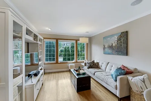 221 23rd ave - 3 bedrooms — Photo 2