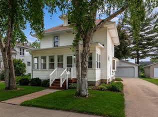 723 De Clark St, Beaver Dam, WI 53916