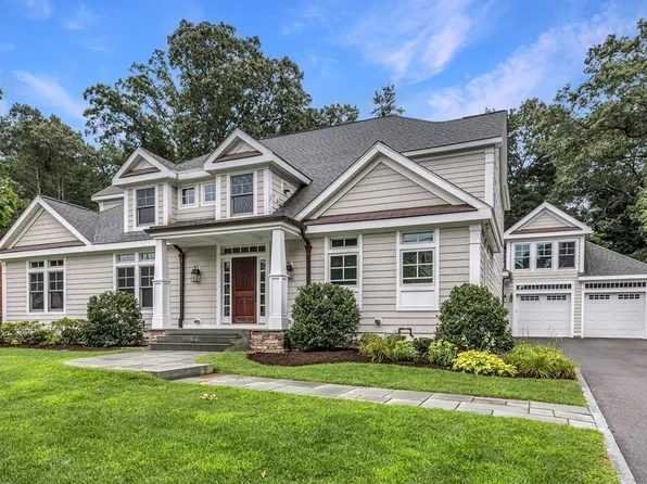 68 Pleasant St, Wellesley, MA 02482