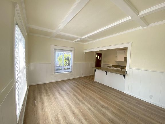 3rd image of 2258 14th Ave W APT 2