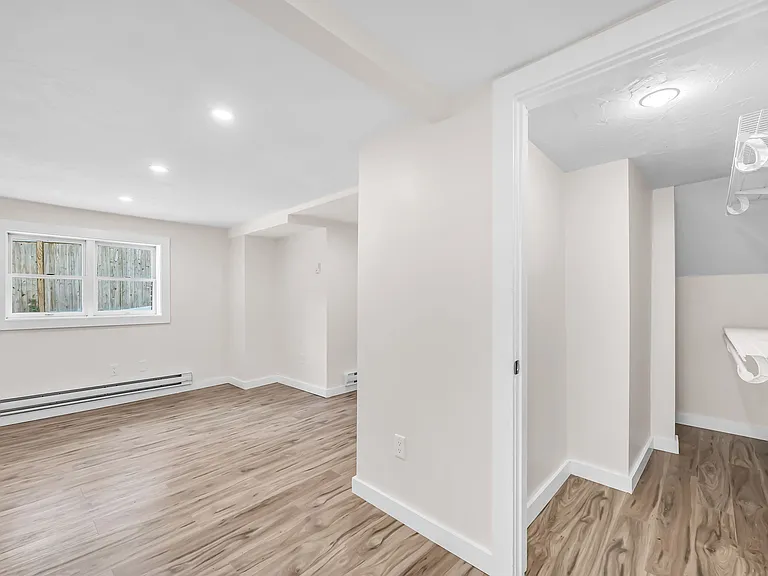 465 E 8th St #1 — Photo 29