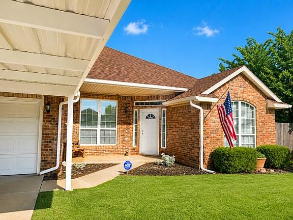 3rd image of 8213 Woodbend Dr