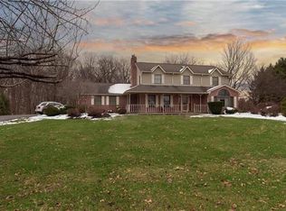 4959 Highridge Cir, Schnecksville, PA 18078