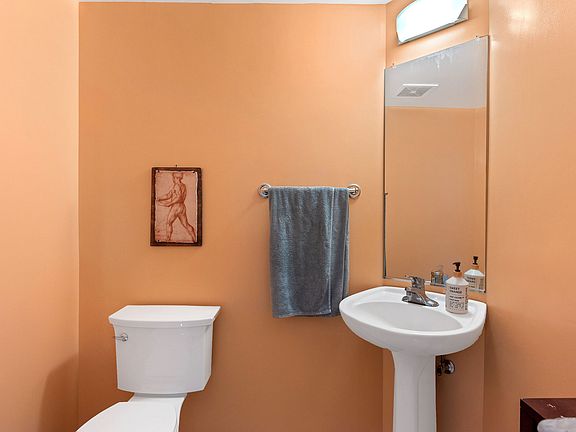 4th image of 140 S Van Ness Ave #333