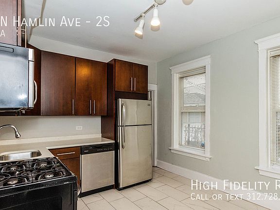 3rd image of 2237 N Hamlin Ave #2S