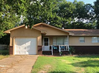 512 E Main St, Tecumseh, OK 74873
