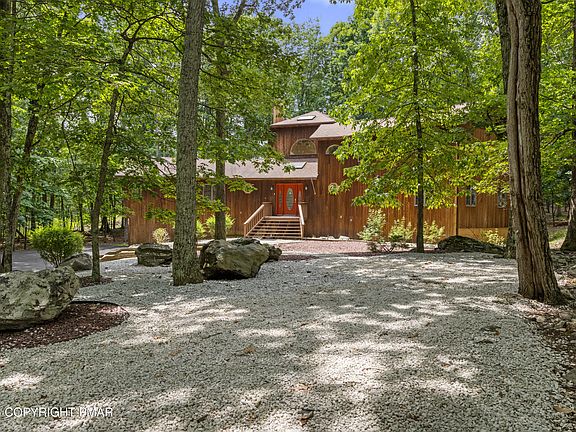 2nd image of 3282 Stonehenge Dr