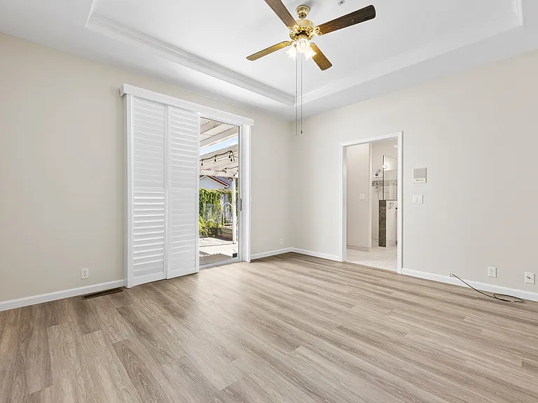 560 Diana Ave — Photo 36