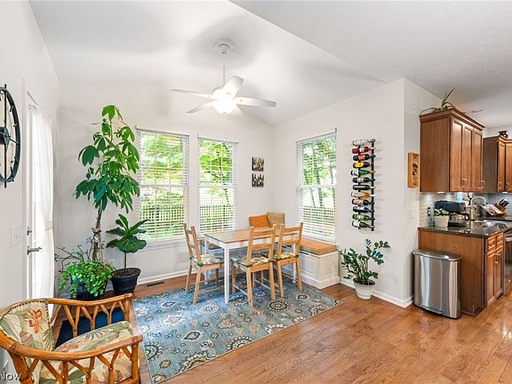5th image of 207 Highland Ave