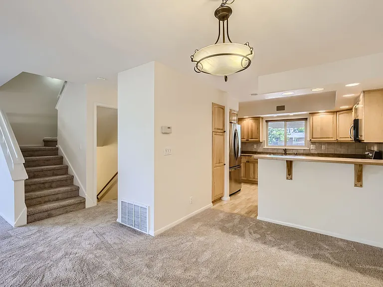 1538 Chambers Dr — Photo 4