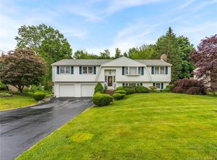1875 Ridge Rd, North Haven, CT 06473