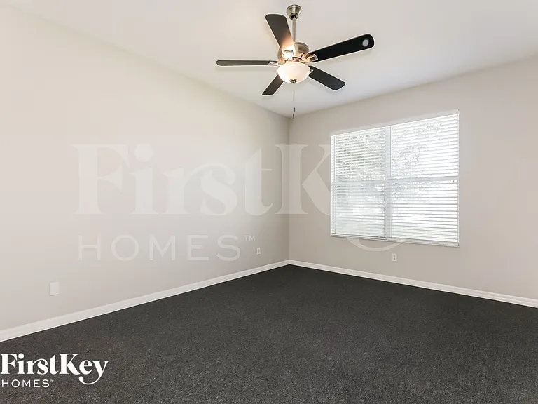 1427 Main St — Photo 10