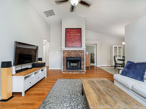 5th image of 11108 Oakridge Dr
