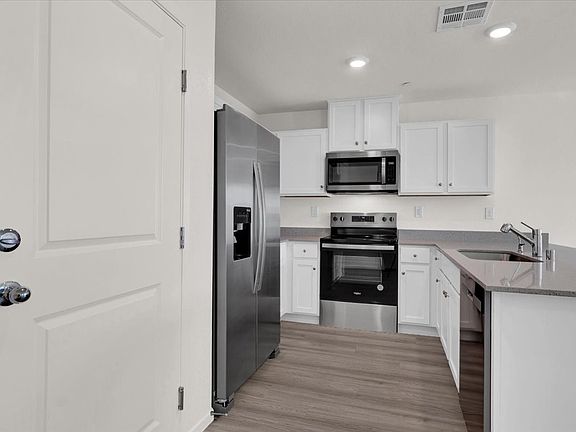 5th image of 10907 Heatherford Ave