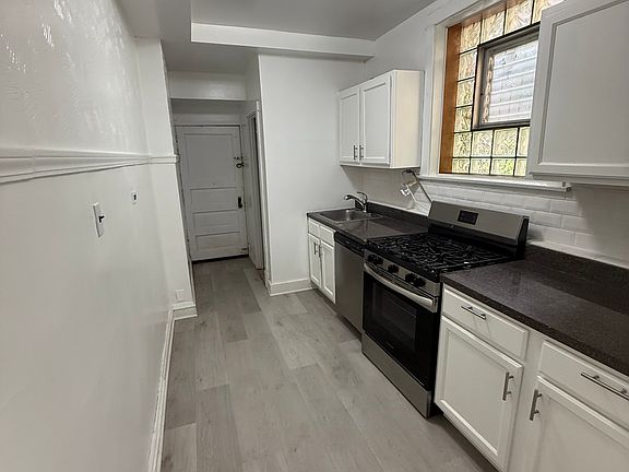 4th image of 715 W Belden Ave #N