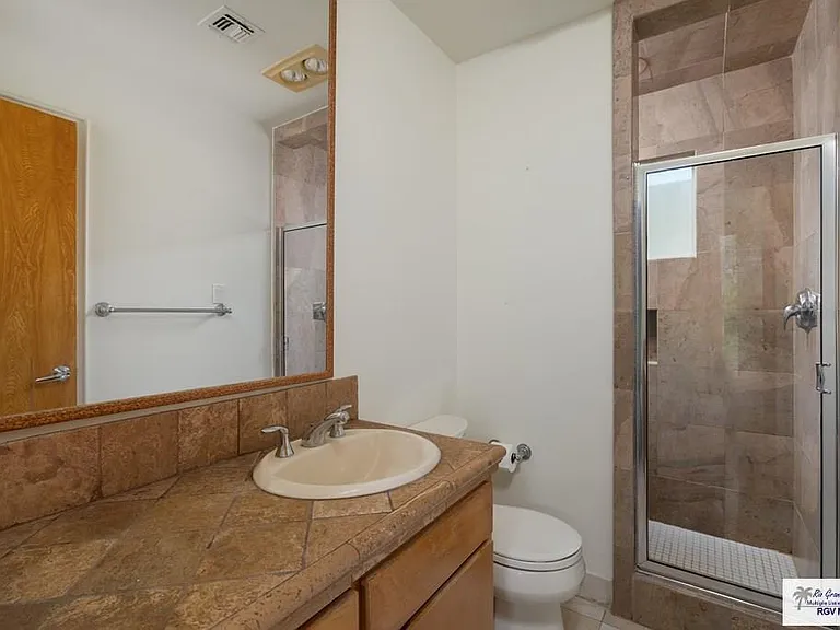 3201 Lazy Lake Dr — Photo 37