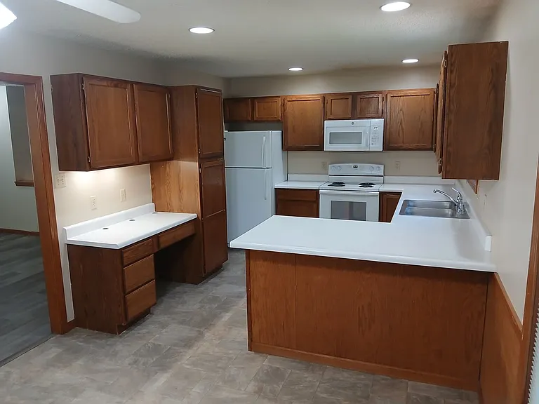 5102 Charm Ridge Dr — Photo 4