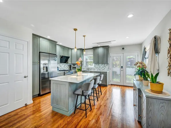 84-37 61st Road, Middle Village, NY 11379
