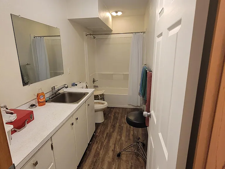 1012 N Summit St #D — Photo 2