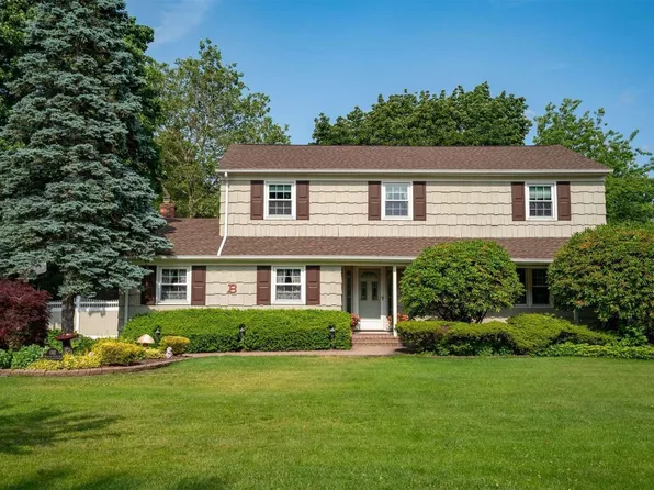 1 S Heritage Place, Nesconset, NY 11767