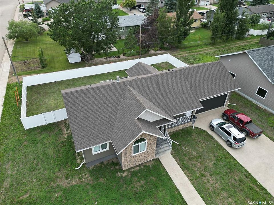 1st image of 44 Crescent DRIVE