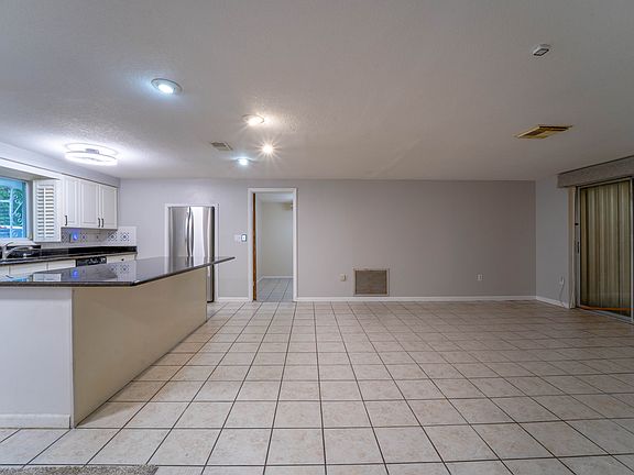 3rd image of 7713 Heather St