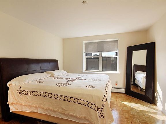 4th image of 1787 Madison Ave APT 605