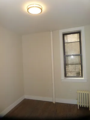 Rented by Vassiliou Group | media 21